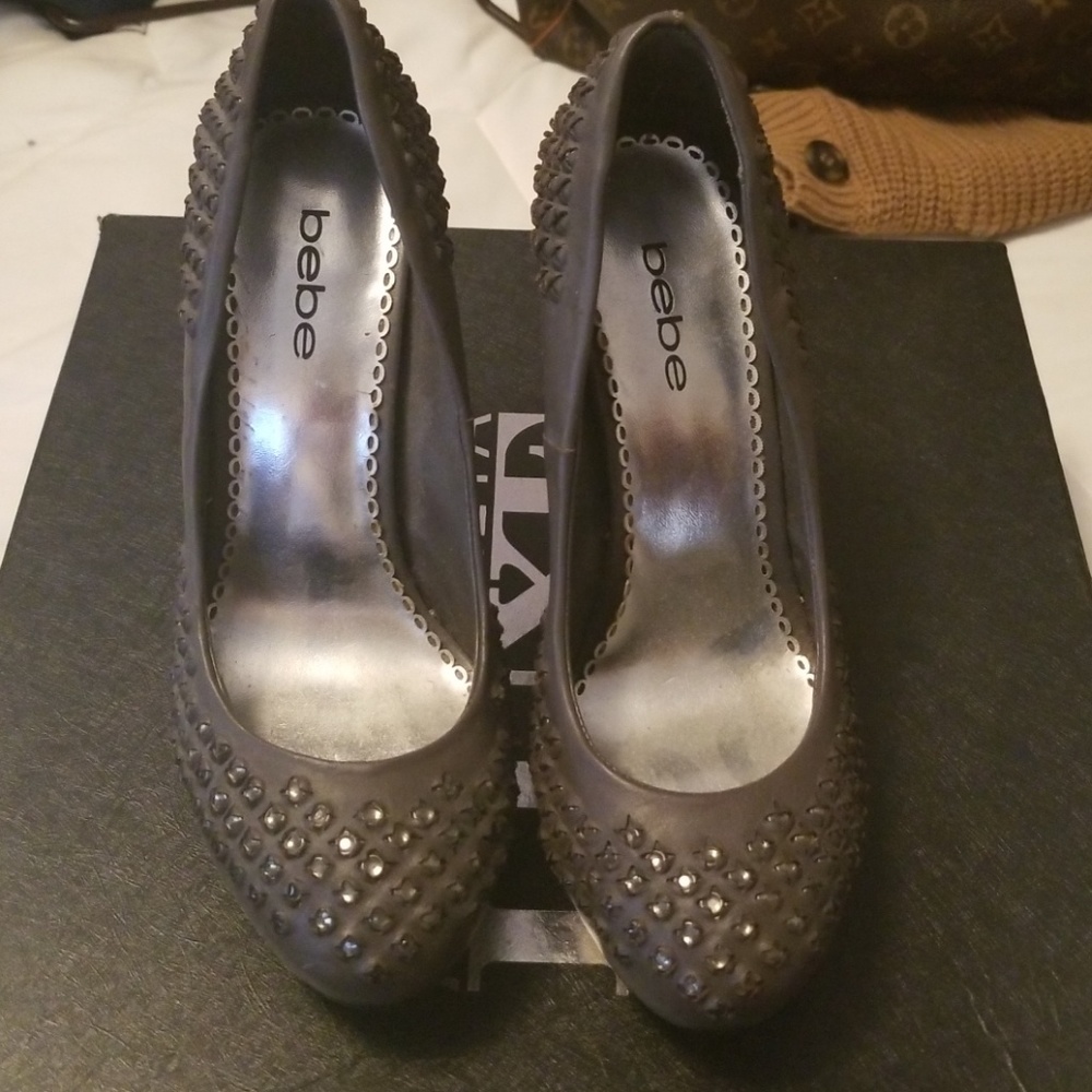 Bebe grey pumps with black stone detail